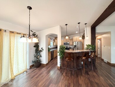 Dining room: Kitchen area