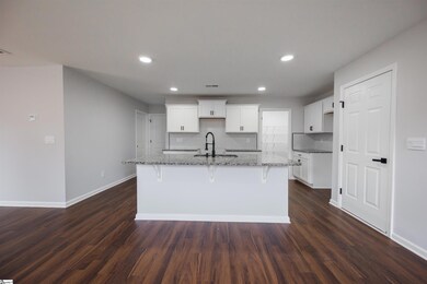 1305 Ledsham Ct, Greer, SC 29651 - photo 5