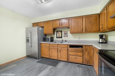 05_226SClinton_5_Kitchen_MRED_2000x1333