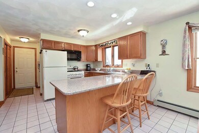 7 Avon Ave, Cumberland, RI 02864 - photo 3