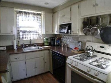 31 Myrtle St, Saugus, MA 01906 - photo 3