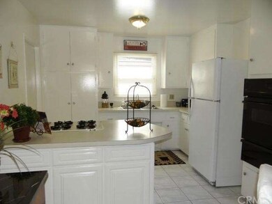 Light & bright kitchen