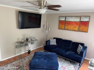 9119 Lantana Dr, Louisville, KY 40229 - photo 4