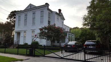 1537 Calhoun St, New Orleans, LA 70118 - photo 2