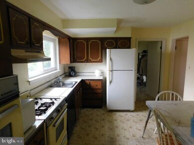 6404 Riggs Rd, Hyattsville, MD 20783 - photo 4