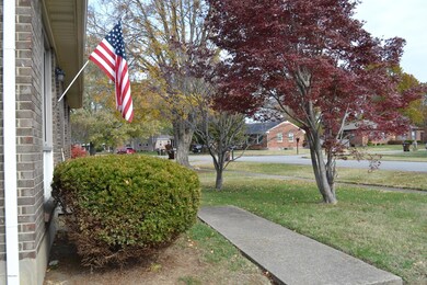 5902 Bucks Ln, Louisville, KY 40291 - photo 4