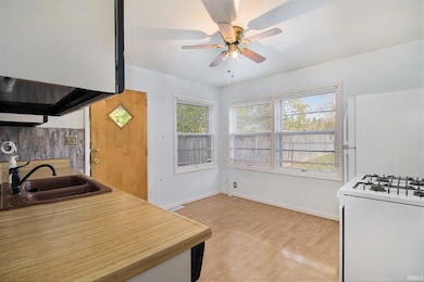 716 Fairway St, South Bend, IN 46619 - photo 5