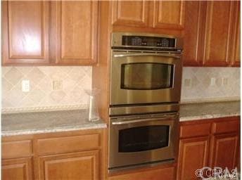 Stainless Steel Appliances, Granite Counters, Trav