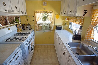 Kitchen 6