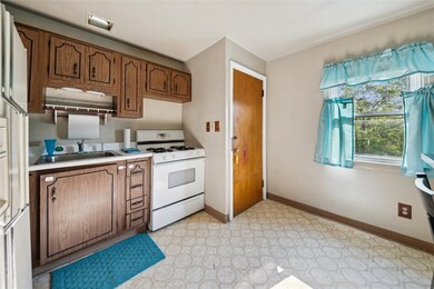 1133 Venetia Rd, Eighty Four, PA 15330 - photo 5