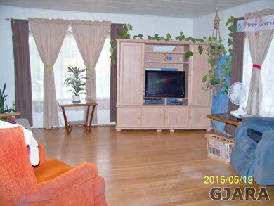 Oversized Living Room - A Must See!