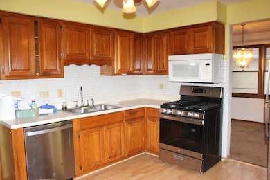 5554 Linder Ct, Crestwood, IL 60445 - photo 6