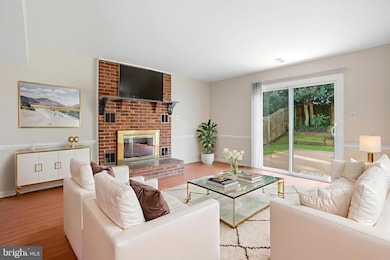 9207 Hunting Pines Place, Fairfax, VA 22032 - photo 6