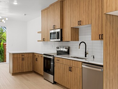 4960 SE Caruthers St unit 6, Portland, OR 97206 - photo 6