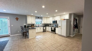 561 Muscadine Ln, Chatsworth, GA 30705 - photo 6