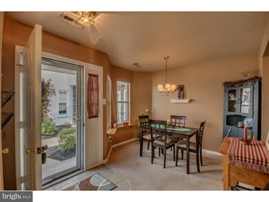 907 Mews Dr unit 907, Sellersville, PA 18960 - photo 5