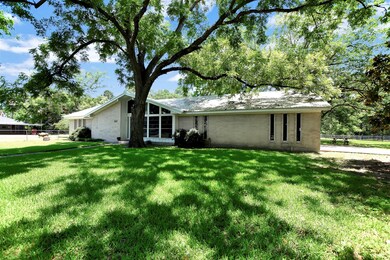 553 Melton St, Magnolia, TX 77354 - photo 2