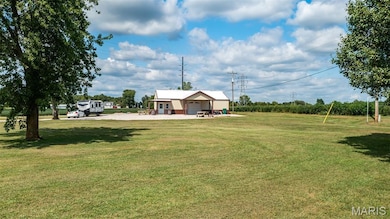 20447 Old Route 66, Staunton, IL 62088 - photo 2
