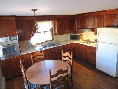 16 Hamilton Ave, Milford, MA 01757 - photo 5