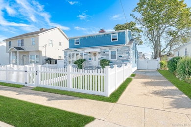 11 Overton St, Freeport, NY 11520 - photo 2