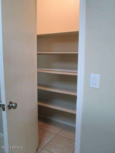 21284 E Lords Way Walk-In Pantry