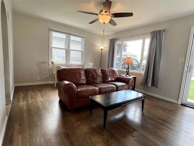 314 E 14th St N, Newton, IA 50208 - photo 2