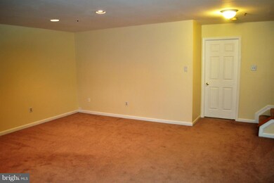 9305 Frensham Ct, Laurel, MD 20708 - photo 6