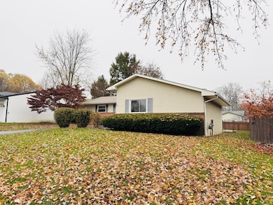 1016 Lambeth Dr, Columbus, OH 43220 - photo 2