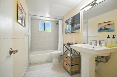 1170 NE 191st St unit 21, Miami, FL 33179 - photo 7