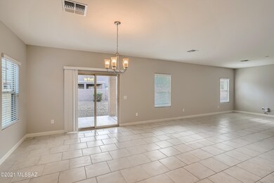 6-543631140-07 Living Room