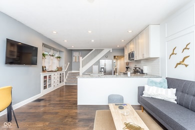 1526 S East St, Indianapolis, IN 46225 - photo 3