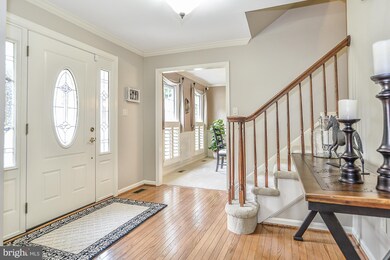 5552 Queen Victoria Ct, Burke, VA 22015 - photo 2