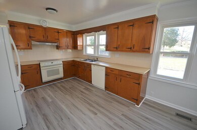 404 Grand Avenue Extension, Johnson City, TN 37601 - photo 5