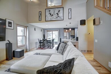 2840 Big Bluestem Pkwy, Fitchburg, WI 53711 - photo 3