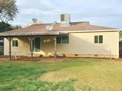 1112 5th St, Redding, CA 96002 - photo 5