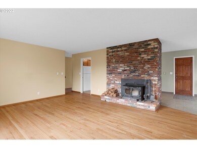 3237 Maple St, Longview, WA 98632 - photo 5