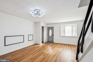 6040 Tulip St, Philadelphia, PA 19135 - photo 3