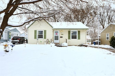 4017 14th St, Des Moines, IA 50313 - photo 2