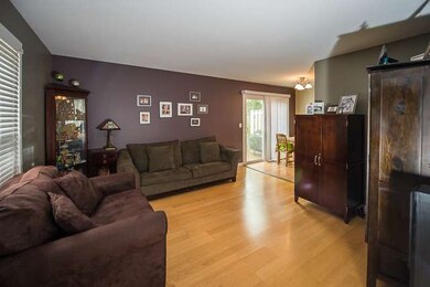 1072 Glouchester Harbor unit END, Schaumburg, IL 60193 - photo 5