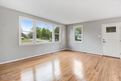 10-1313 Robin St-10