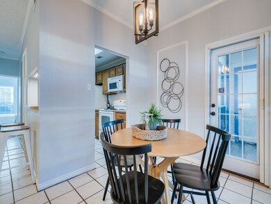 1609 Marsh Ln unit 110A, Carrollton, TX 75006 - photo 6