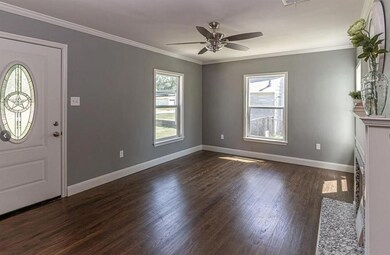 232 E Evans Ave, Bonham, TX 75418 - photo 3