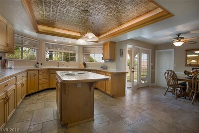 Exquisite Country Kitchen, features include island