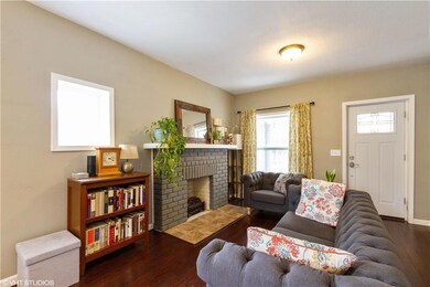 2616 35th St, Des Moines, IA 50310 - photo 4