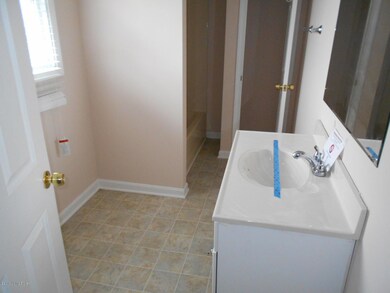 8303 Smyrna Pkwy, Louisville, KY 40228 - photo 4