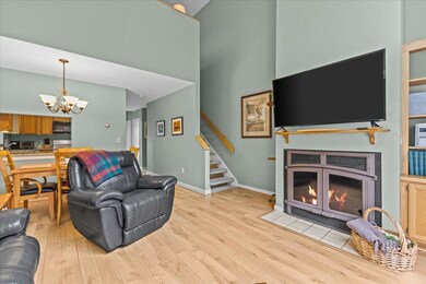 114 S Main St unit F5, Stowe, VT 05672 - photo 6