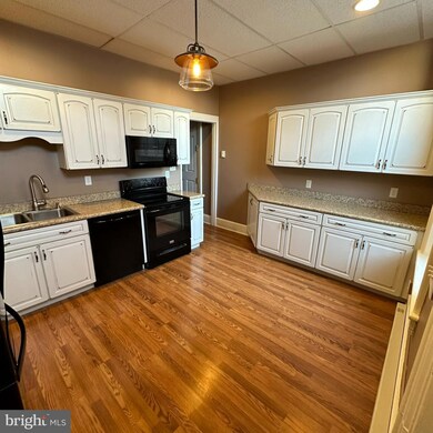 53 S Main St unit 3RD FLOOR, Chambersburg, PA 17201 - photo 3