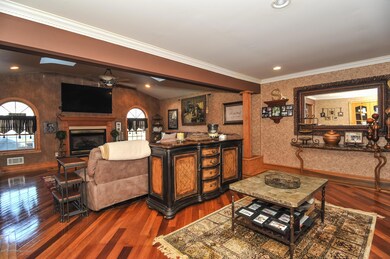Family room 3