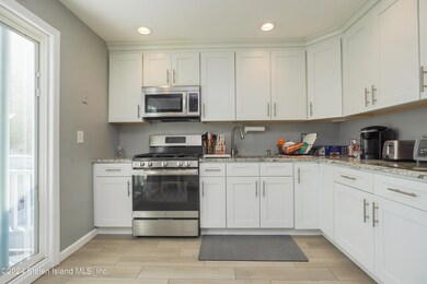 810 Bloomingdale Rd, Staten Island, NY 10309 - photo 7