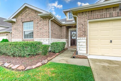 378 Lake Line Dr, Alvin, TX 77511 - photo 2